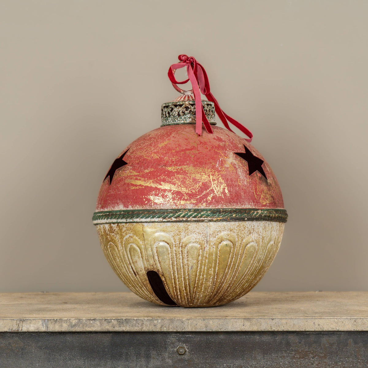 16.75" GOLD, GREEN & RED SLEIGH BELL