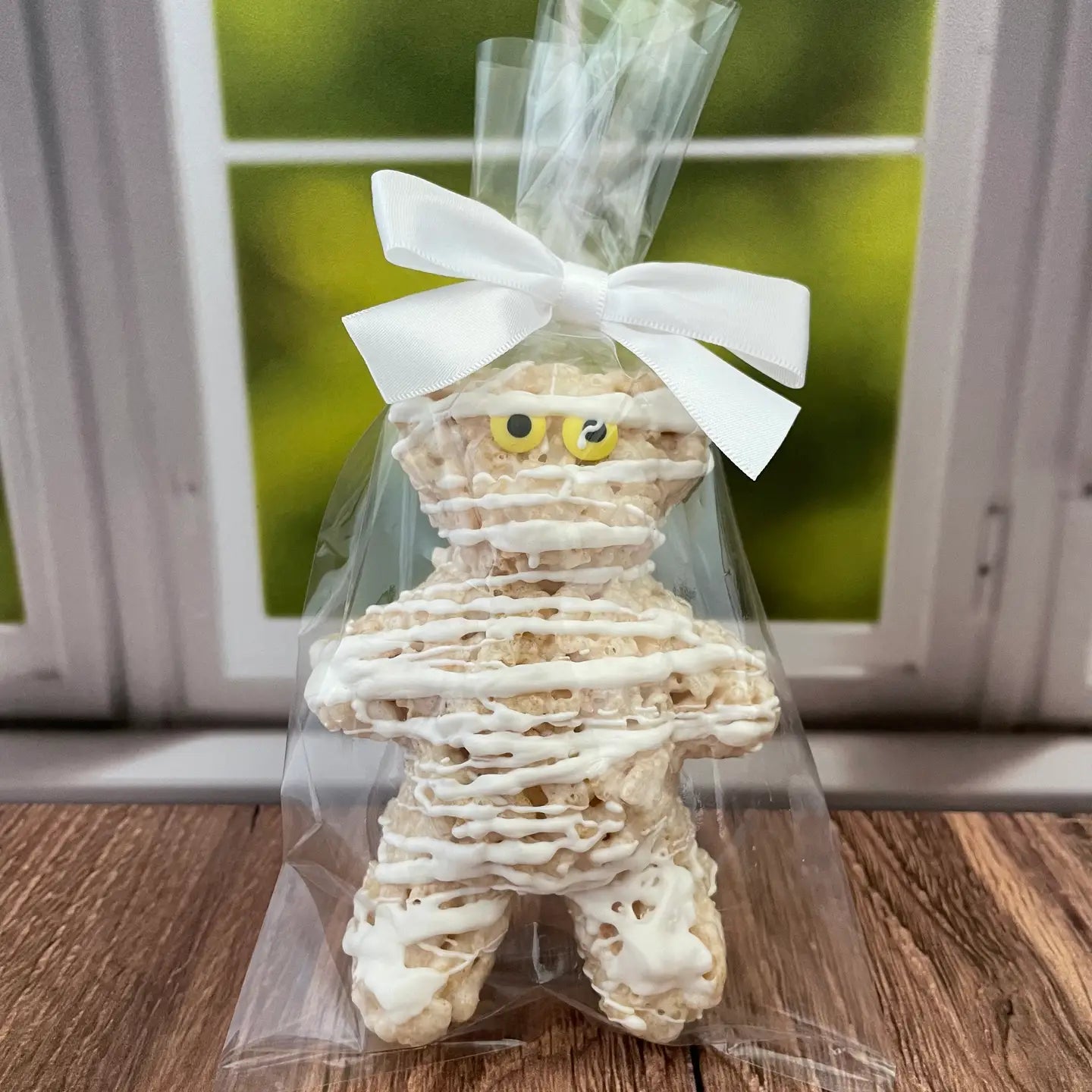 Halloween "Mummy" Bear Rice Crispie Treat